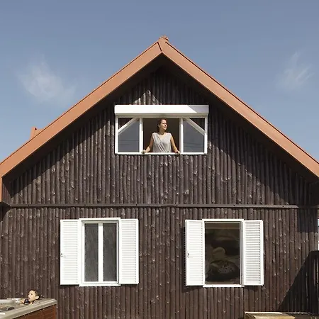 Cool And Sea Beach House 3* 오바