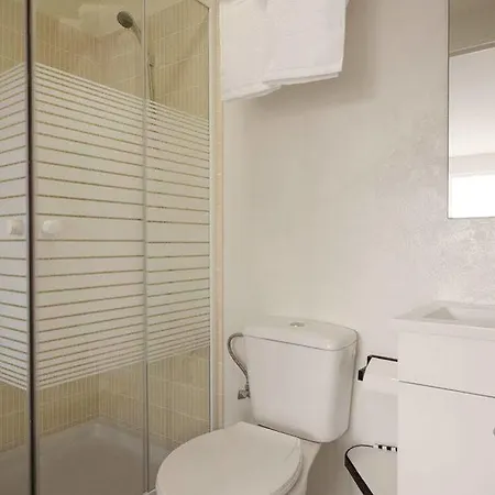 Cool And Sea Beach House 3* 오바